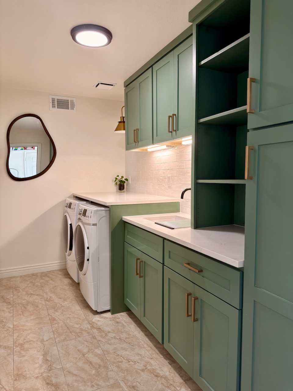 Laundry Room projects by Urban Element, Inc.